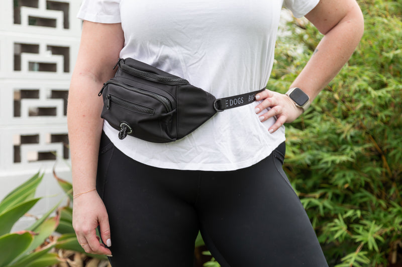 THE ESSENTIAL WALKING POUCH: Blacl