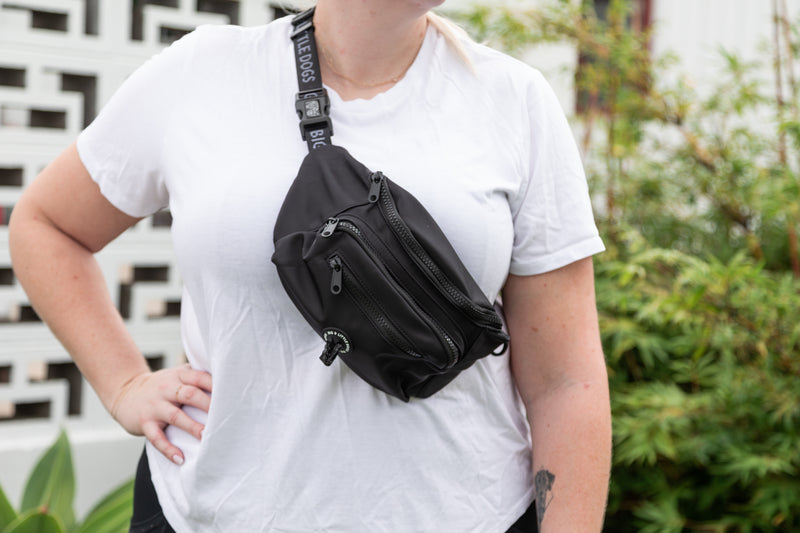 THE ESSENTIAL WALKING POUCH: Blacl