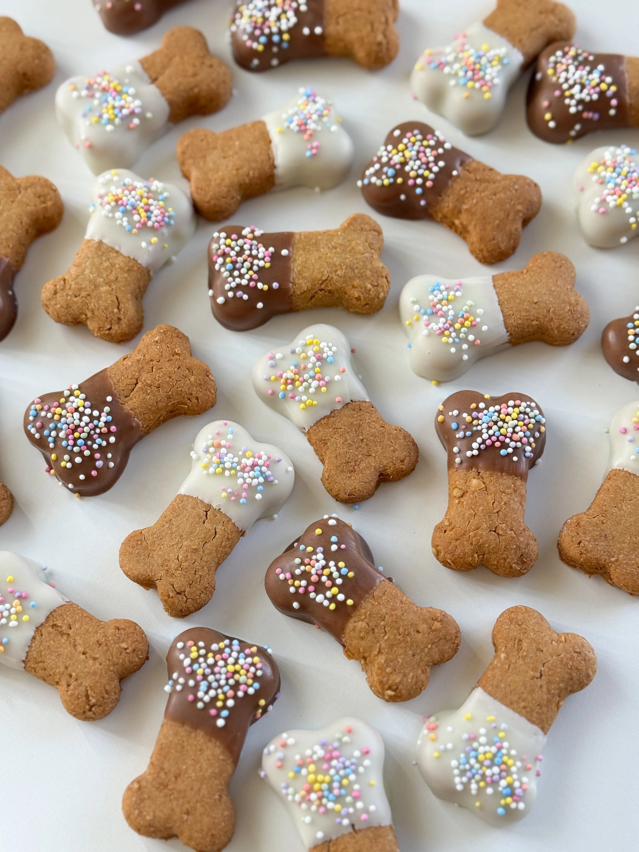 DOG TREATS | The Organic Dog Co: Mini Bones (200g Pkt)