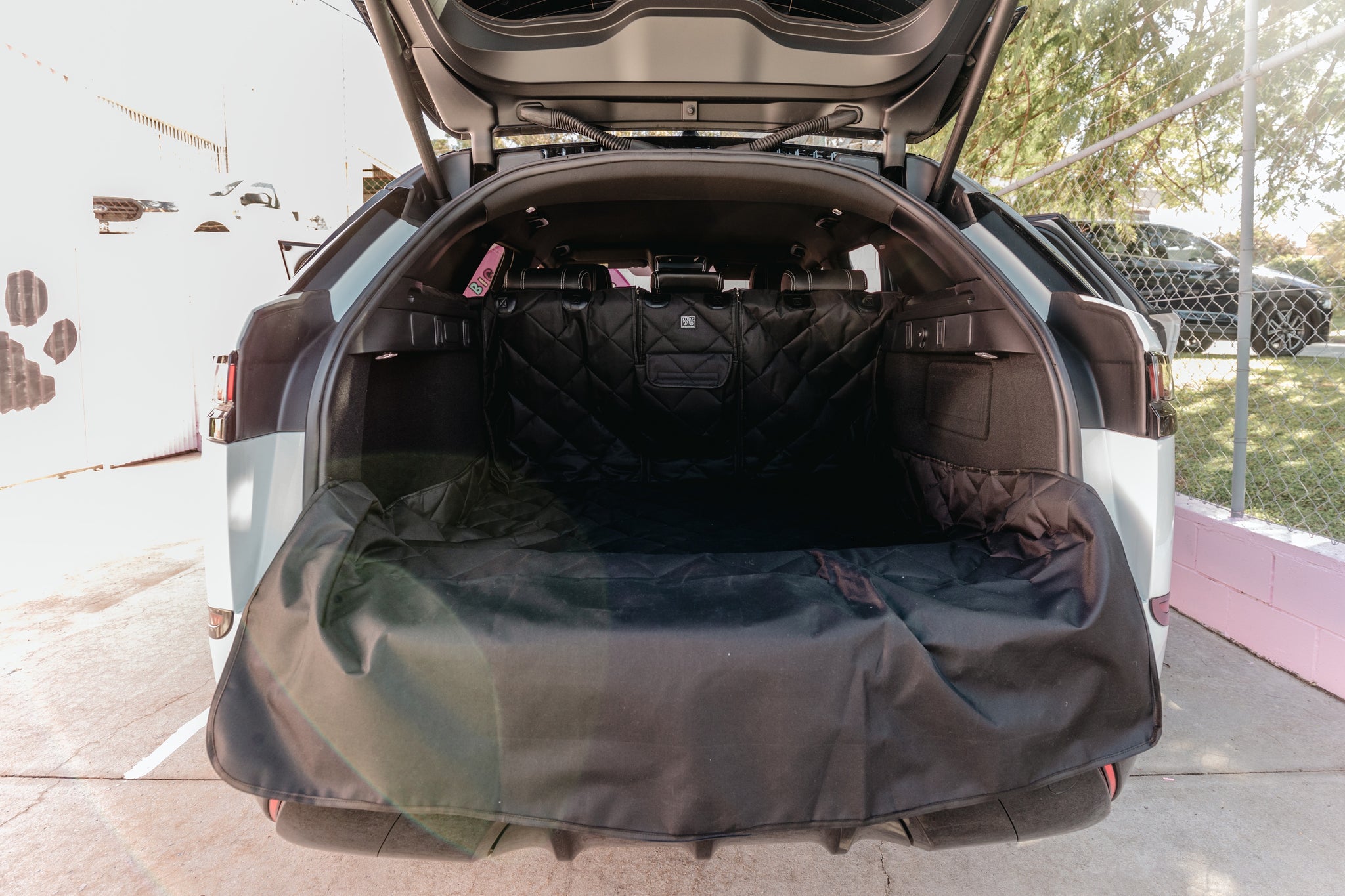 PREMIUM SUV BOOT/TRUNK COVER: Black