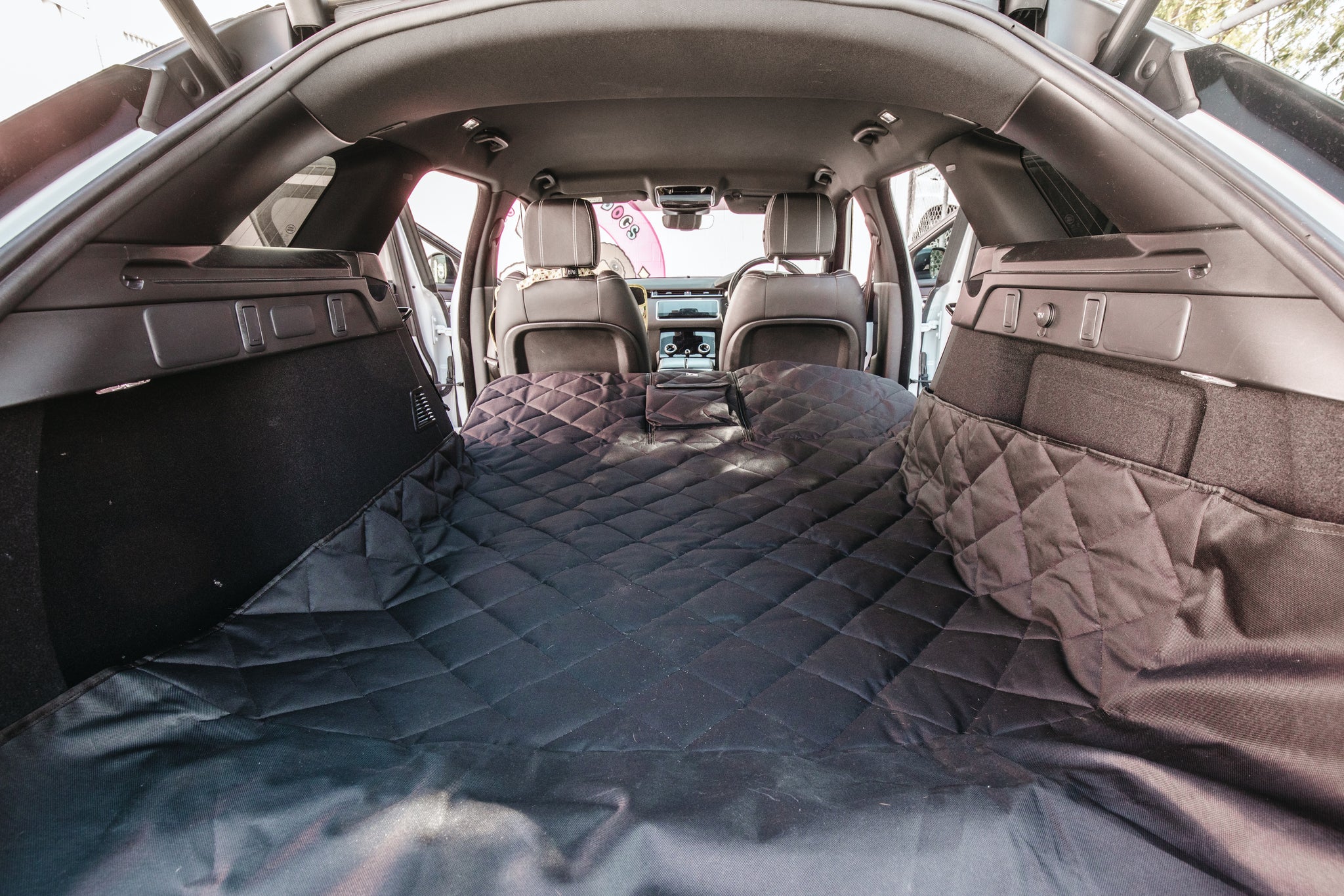 PREMIUM SUV BOOT/TRUNK COVER: Black