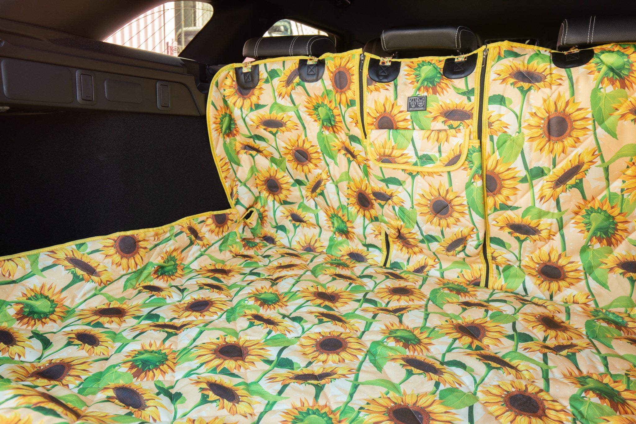 PREMIUM SUV BOOT/TRUNK COVER: Sunny Vibes